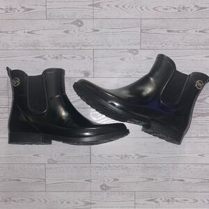 MK Michael Kors Black Heeled Boots With Silver Logo, Pull On Style Size 10